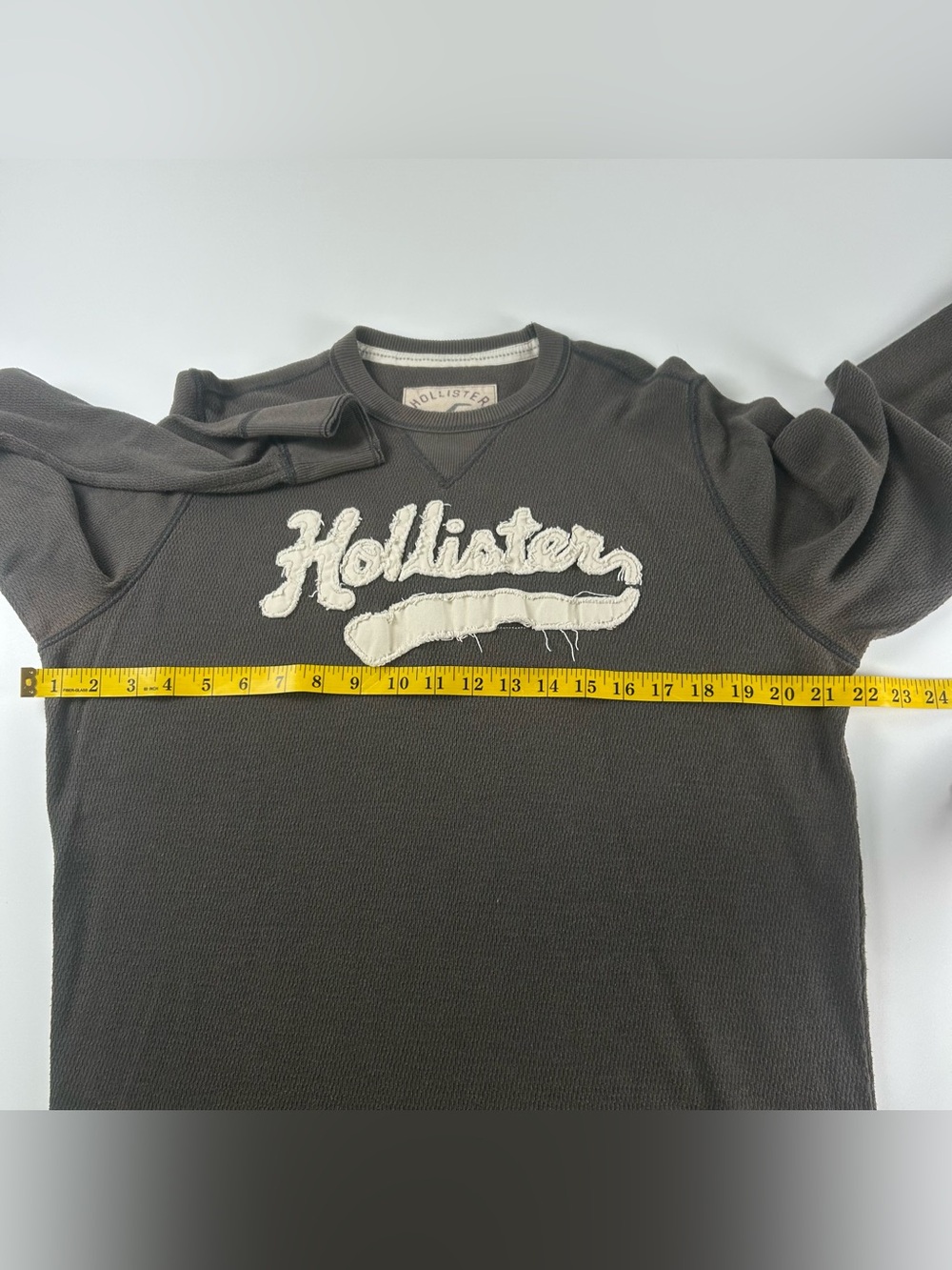 Hollister Men’s SZ XL VTG Y2K Gray Thermal Waffle Spell Out Long Sleeve Shirt - Picture 4 of 10